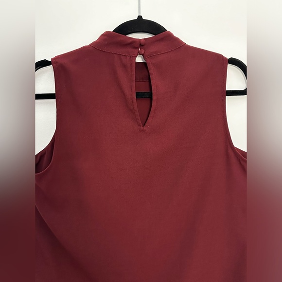 CONTEMPORAINE Sleeveless Burgundy Top SIZE SMALL - Picture 3 of 5